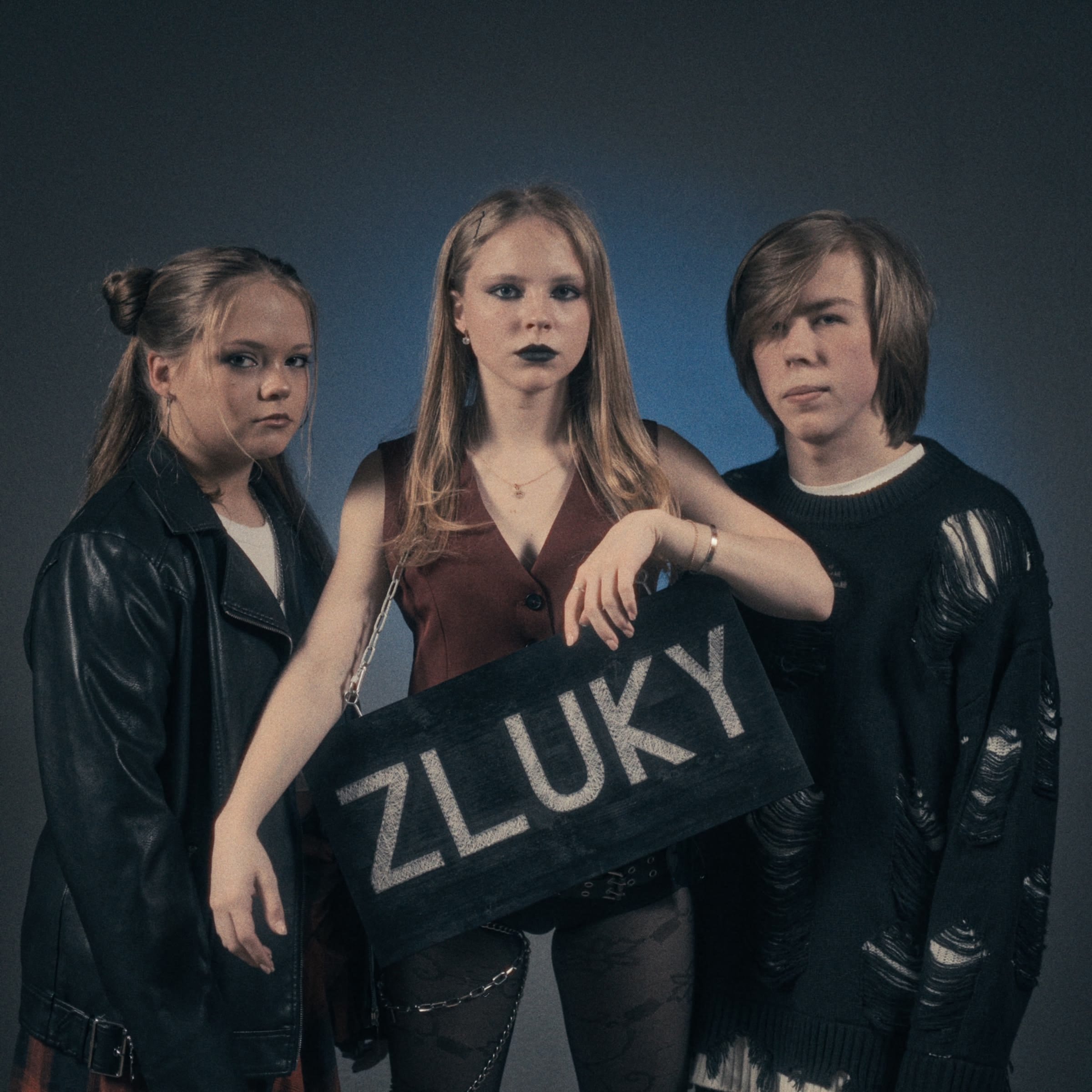 Zluky «Падаю с сцены»